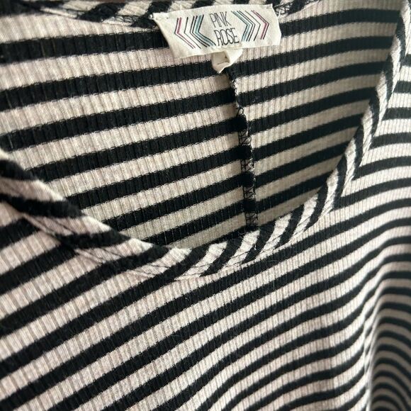 Pink Rose Black and White Striped Short Sleeve Tee M - Picture 11 of 16